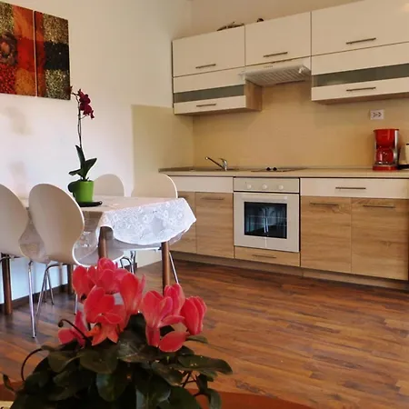 Casa Marcella De Luxe דירה